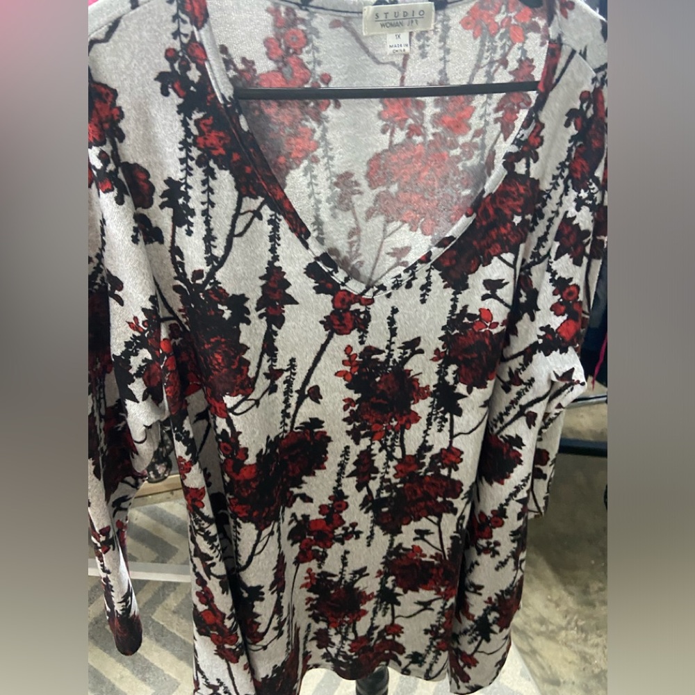 Tunic 1x Grey Floral Shirt